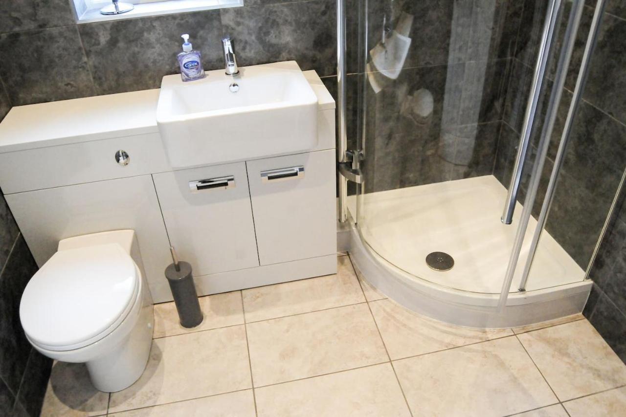 Fabulous Family Home Near The Hydro And West End グラスゴー エクステリア 写真
